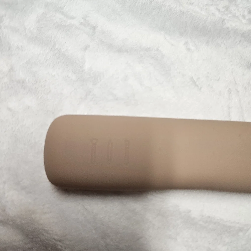 NWOT Magnetic Makeup Brush Holder